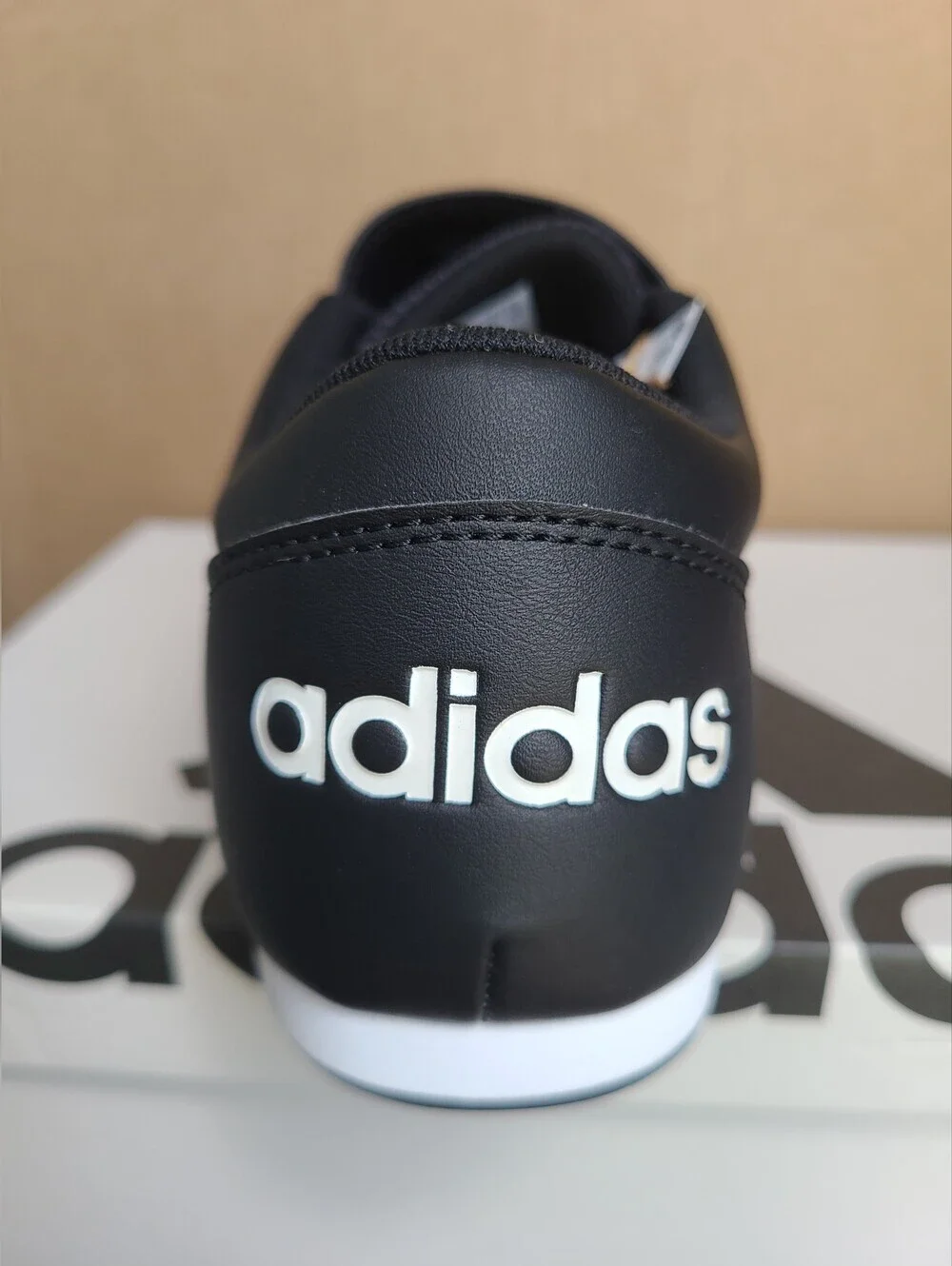 Adidas Women Leather now top retro tekwen size 9 new with box